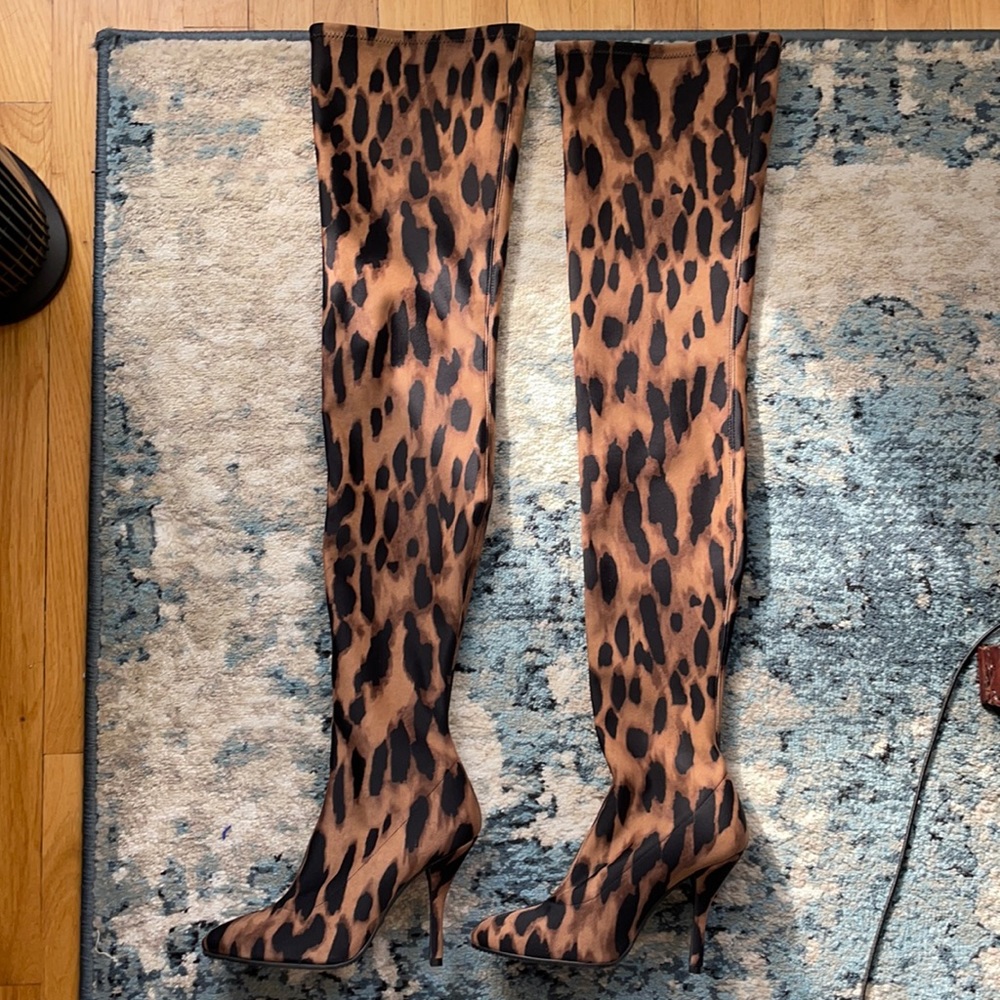 Stuart Weirzman Shiloh leopard print stretch thigh high heel boots size 6M